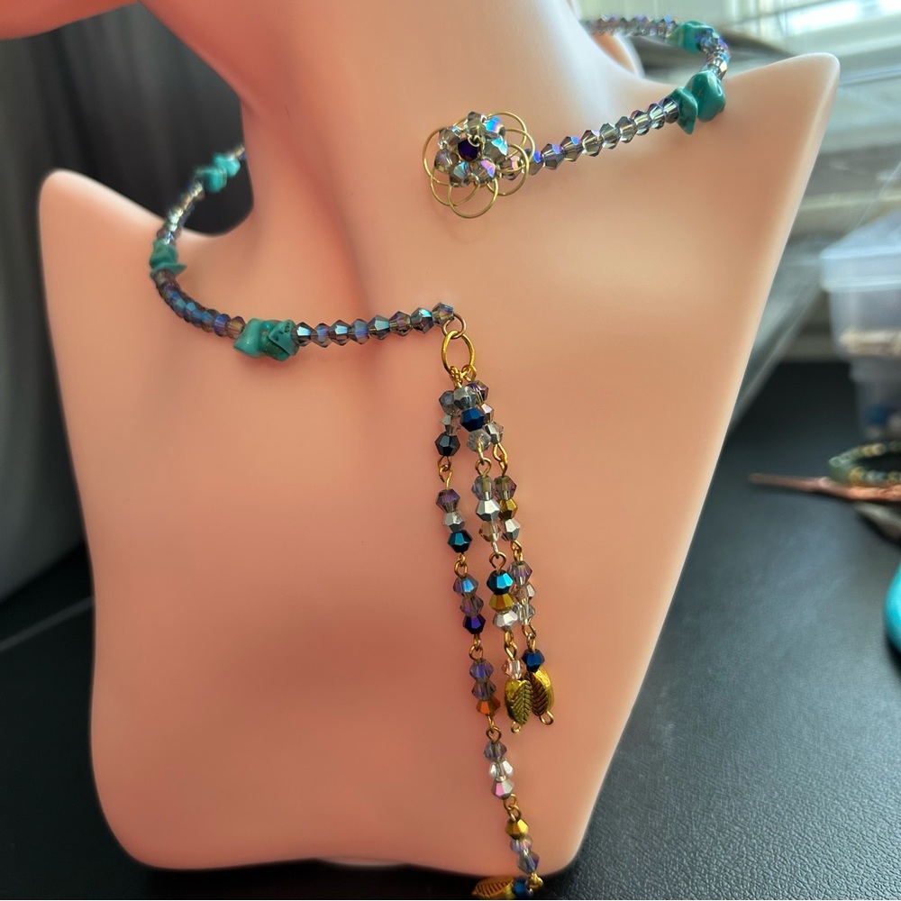 Choker necklace handmade with turquoise 4 mm crystals  and strong wire. New.